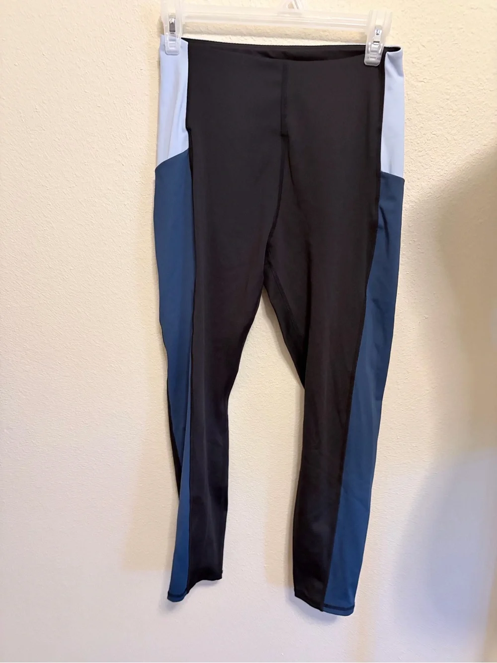 Move theology medium Women's Colorblock Activewear Set